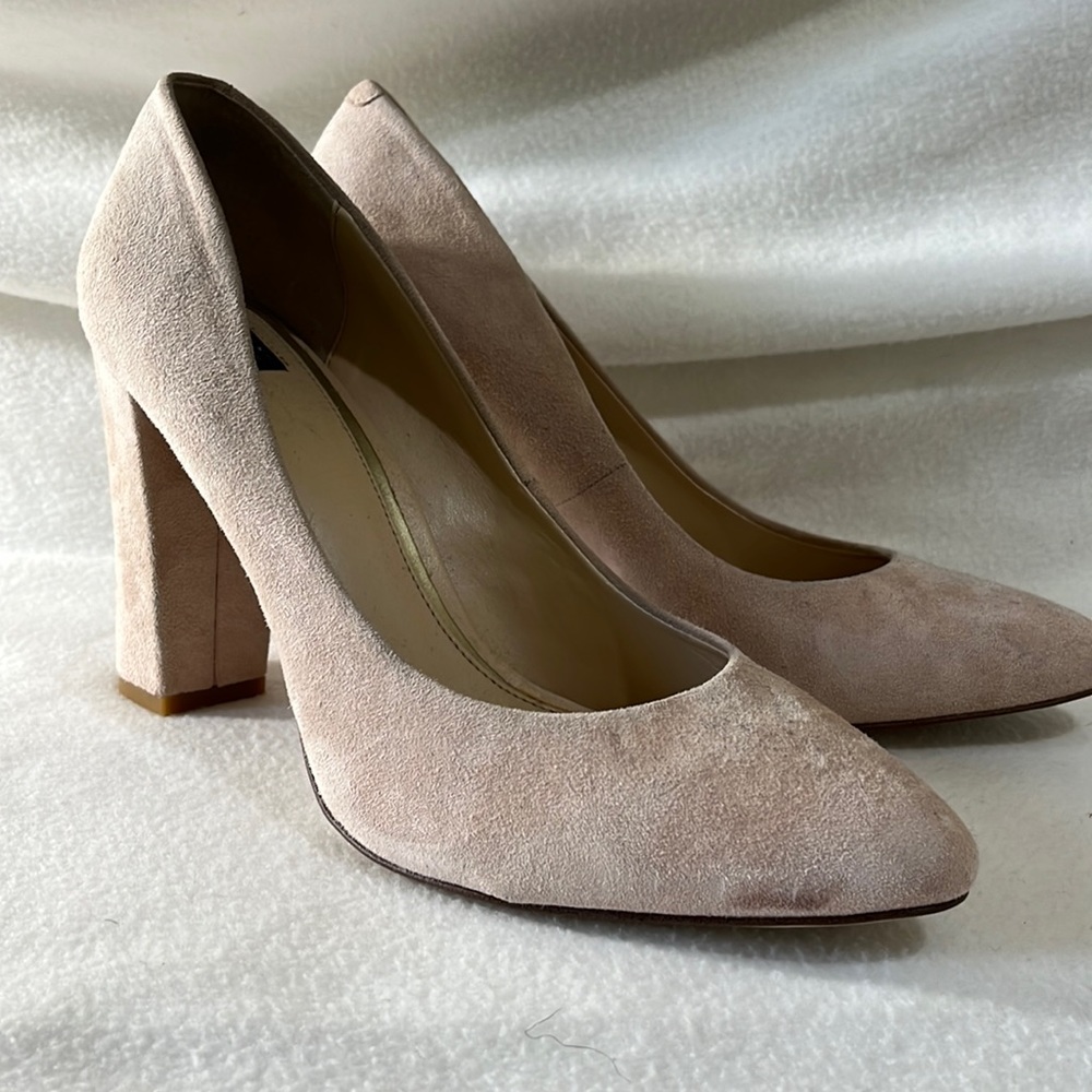 White House black-market pumps